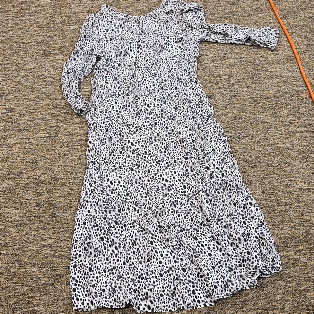 Dress - Picture 2 of 2